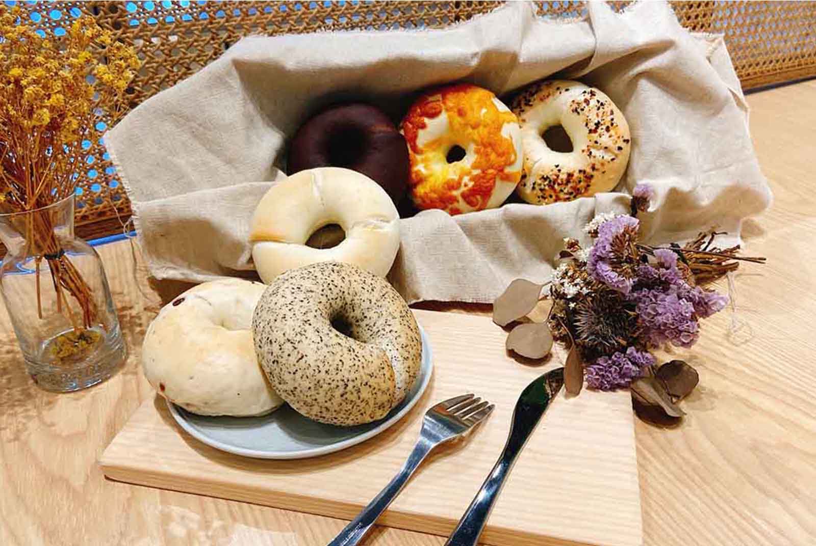 舊城有藝事「秋涼十月，享食作樂」：米花KOUJI用手做麵包串起老空間裡的故事