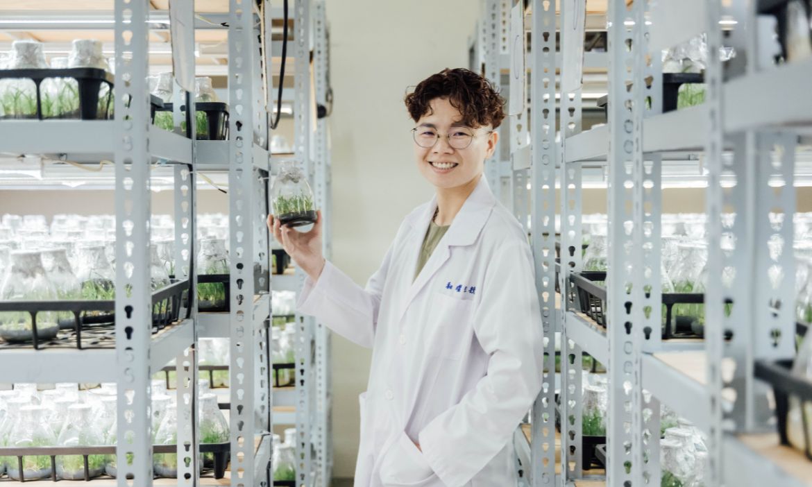 專訪百大青農謝蕙雯——組培育苗專業分工，為傳統中草藥闢出新路