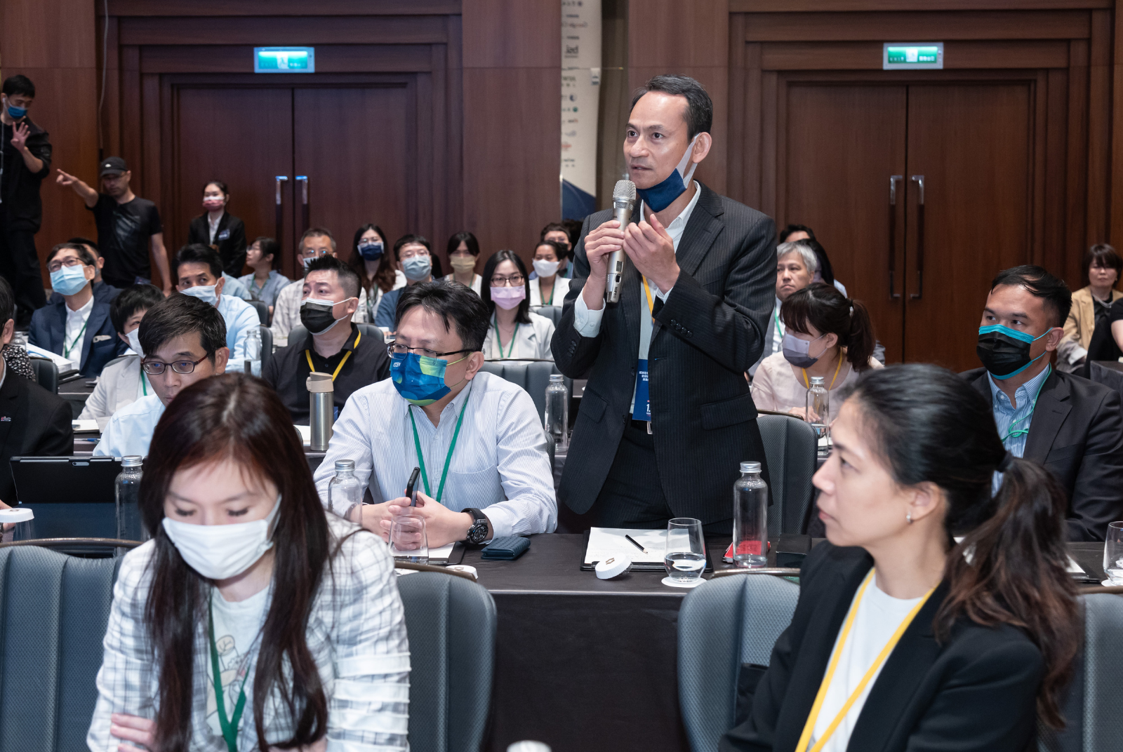 台下企業提問踴躍，為邁向1.5 ̊C目標努力。