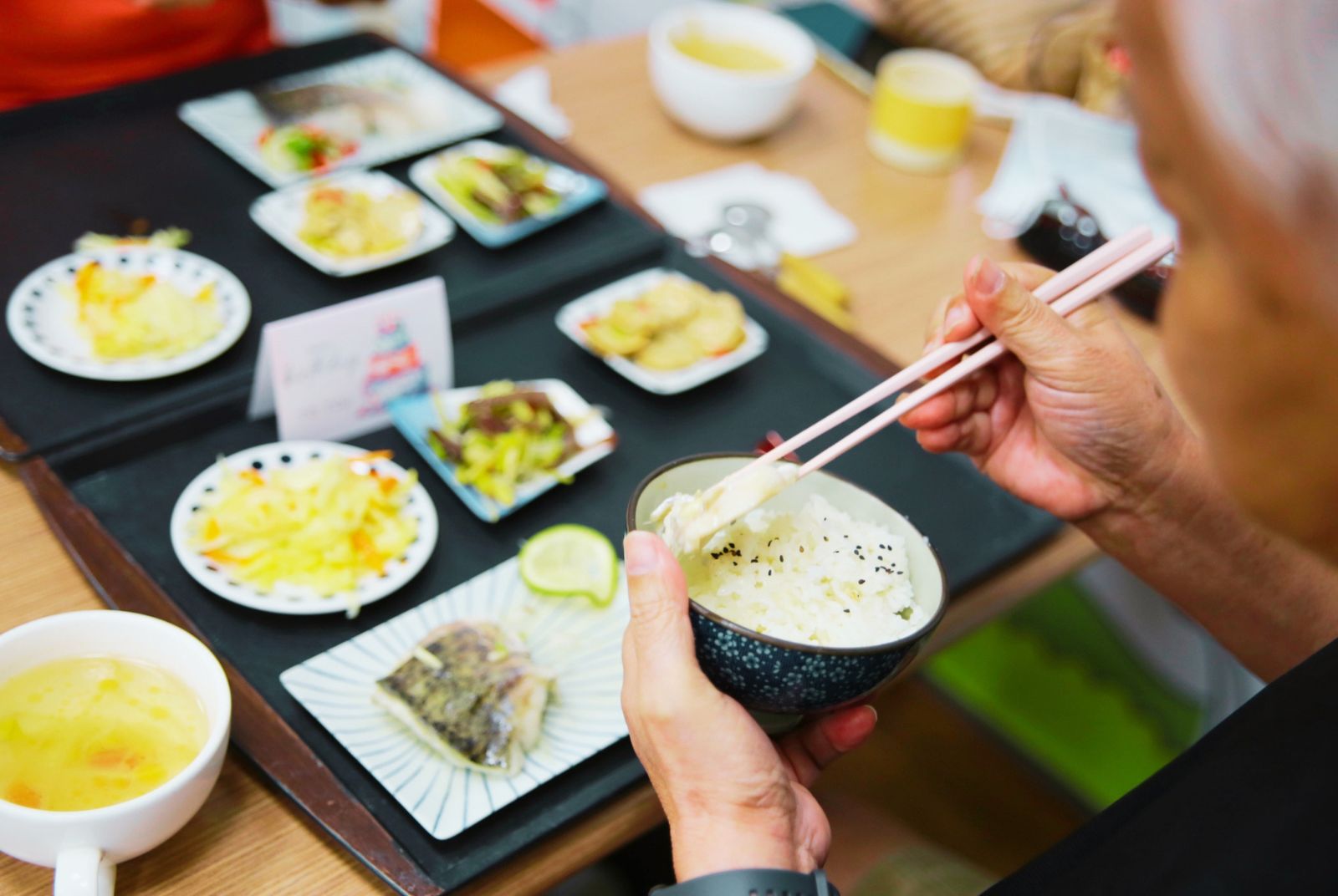 健康老化的起點是三餐！如何用餐食系統，撐起超高齡社會的社區安全網？
