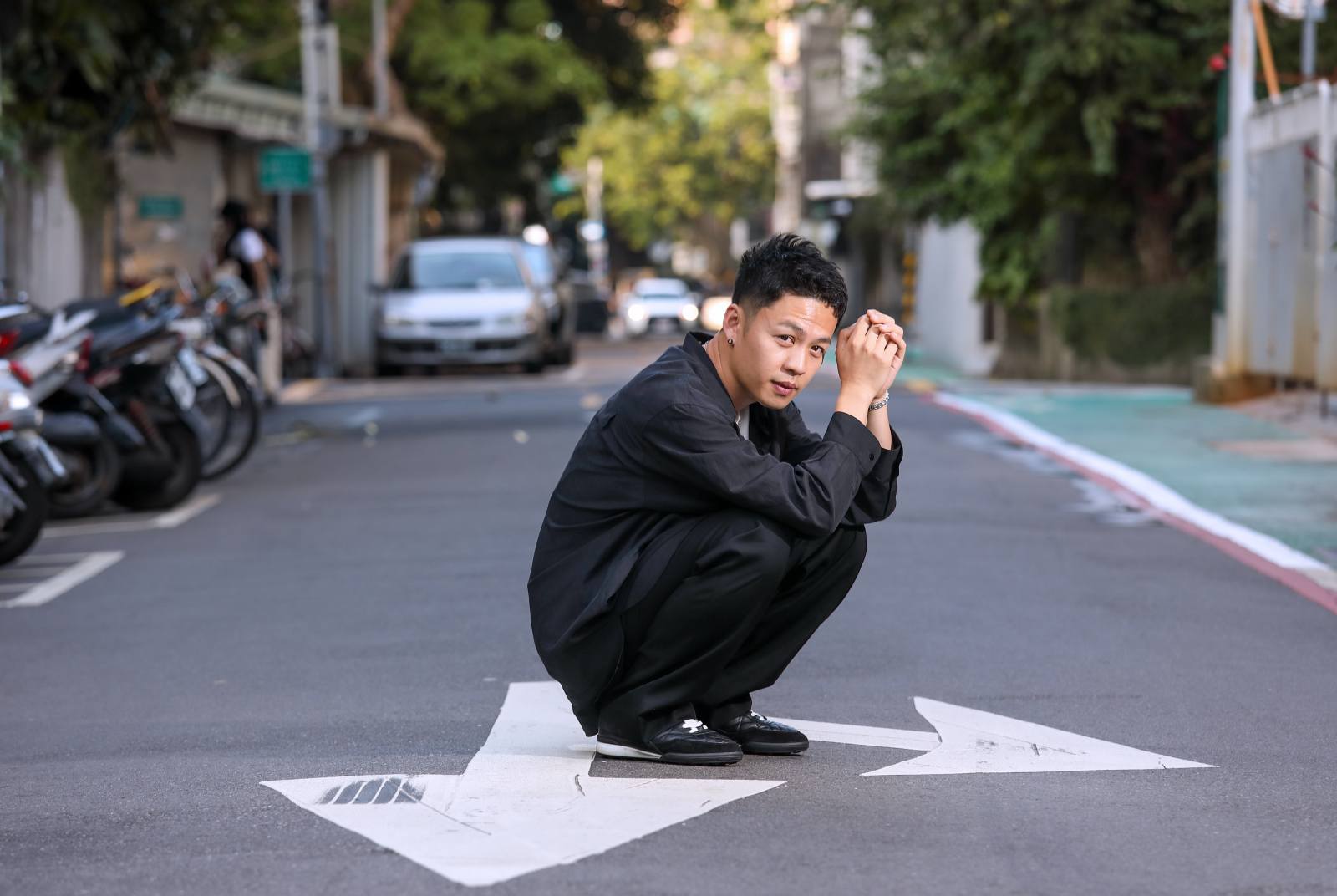 李鴻其《愛是一把槍》　拿著陽春攝影機，拍出年輕人的迷惘