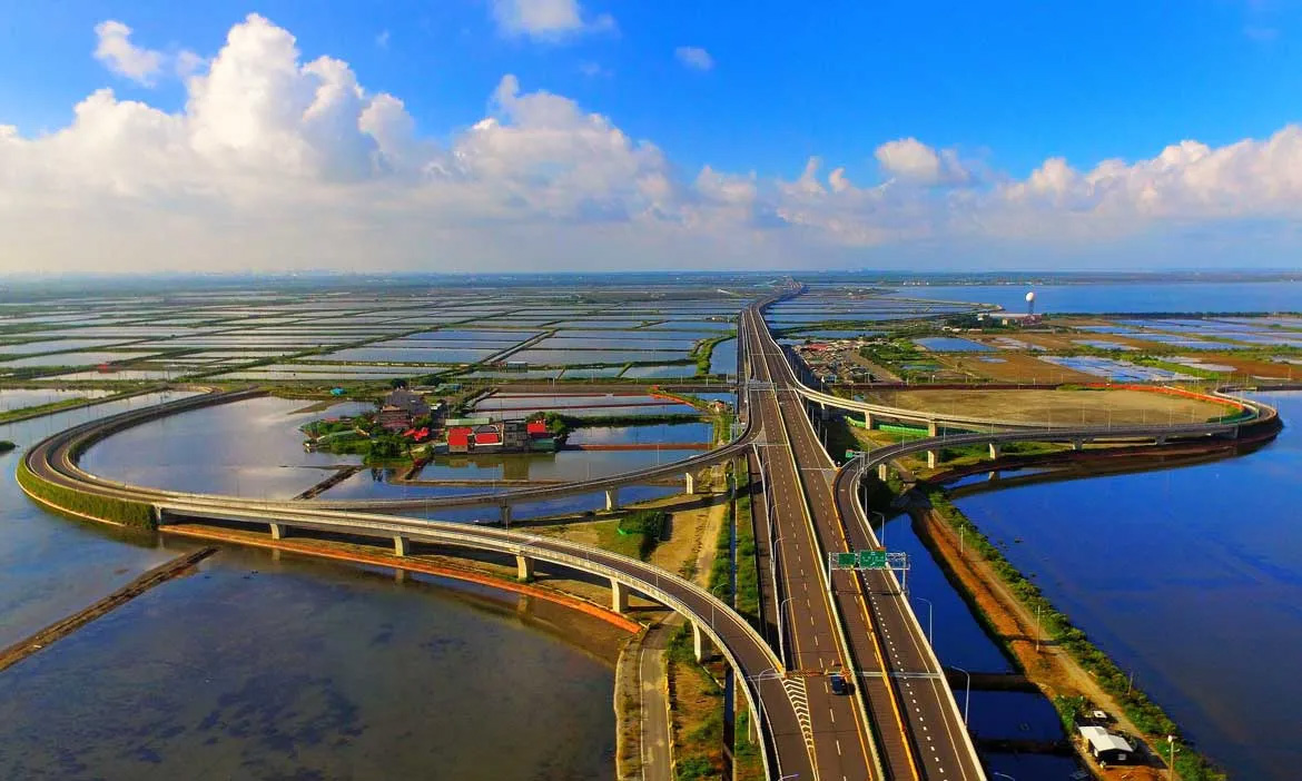 台61線 西濱快速公路，蒐集八里到台南的西部獨有風景