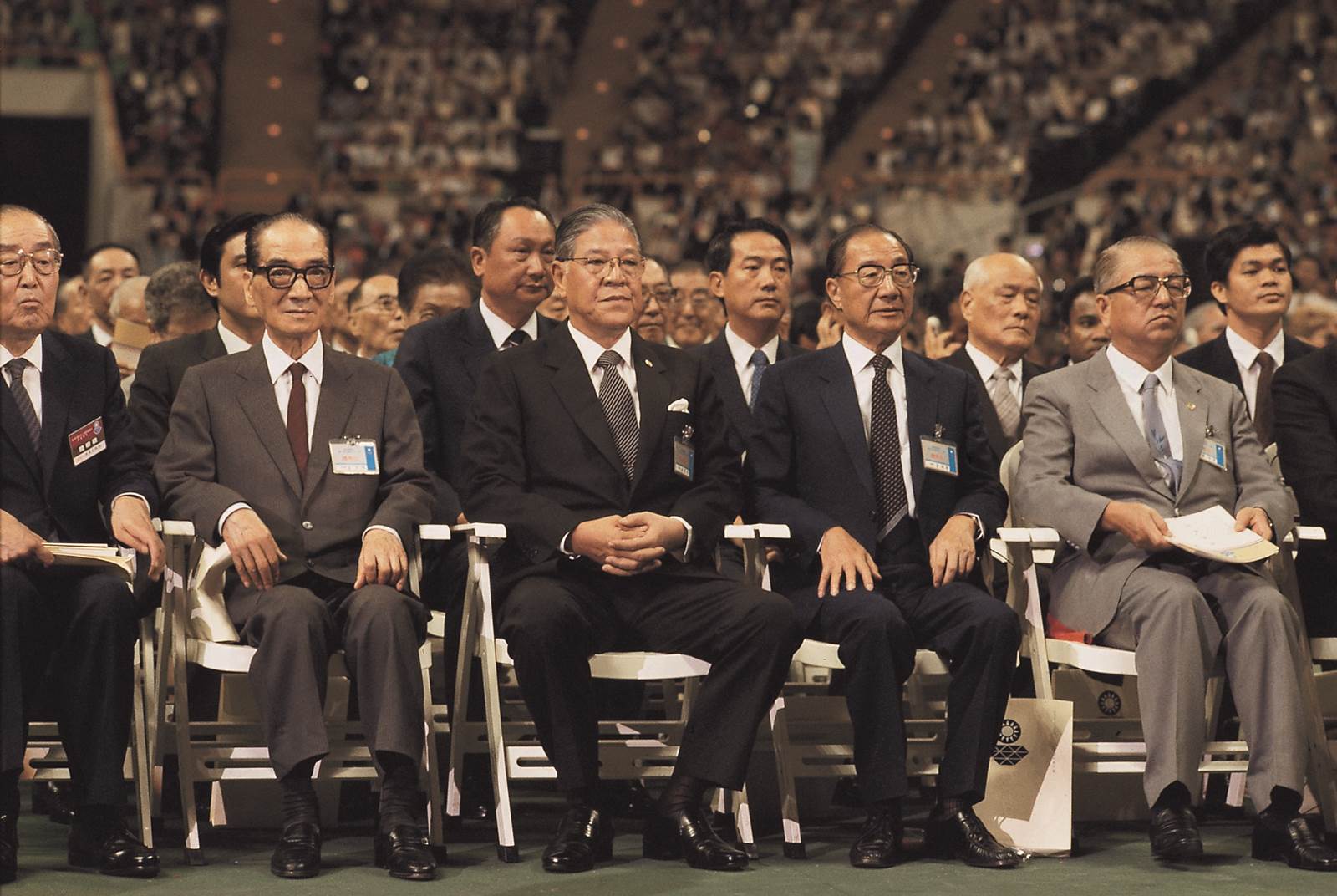 1988年7月，當選國民黨主席。
