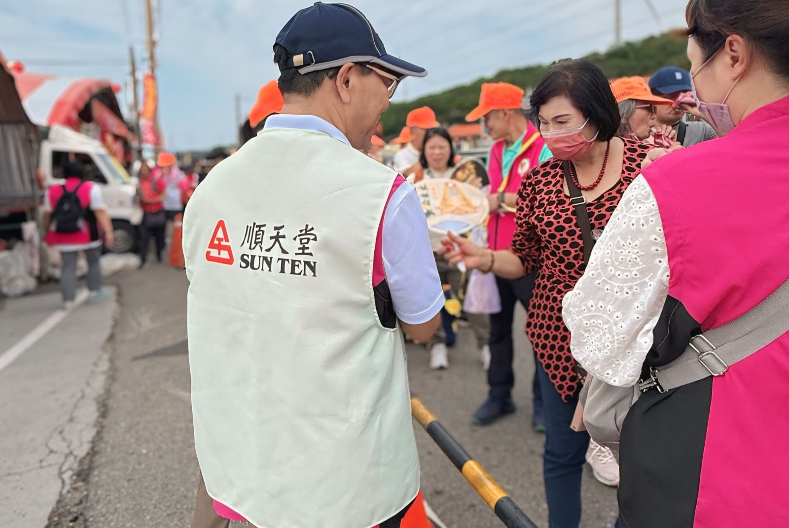 順天堂連續十年投入白沙屯媽祖遶境活動。